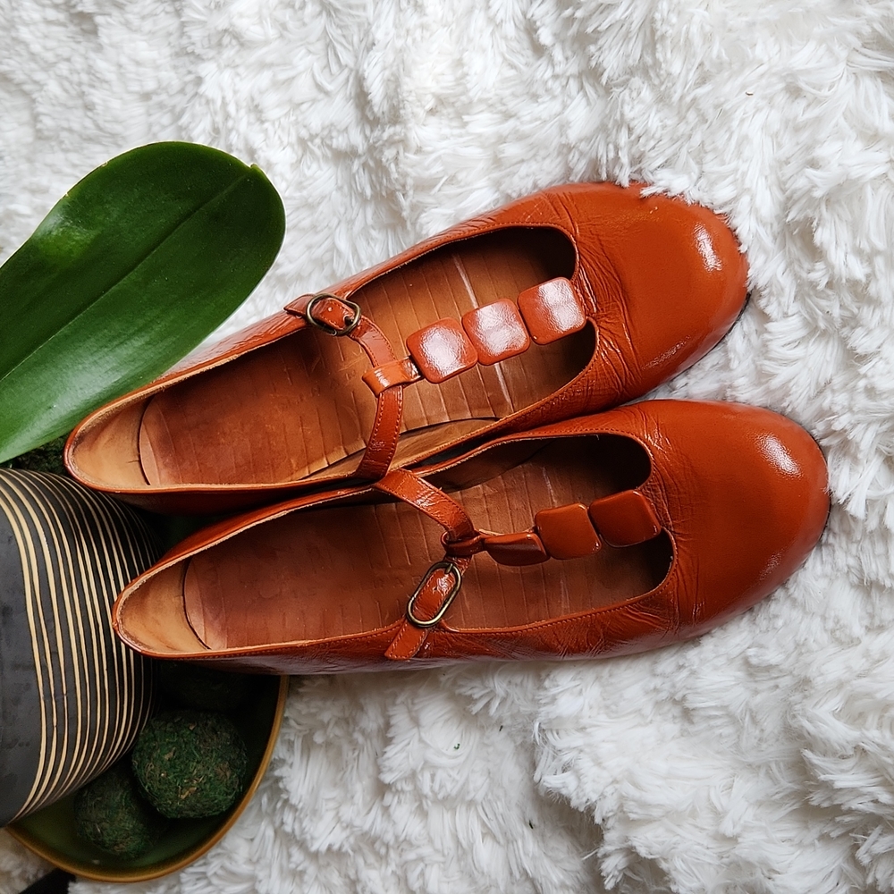 Vintage Chie Mihara T-strap flats